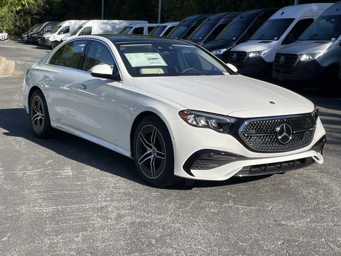 New 2026 Mercedes-Benz E 350 4MATIC Sedan image 4