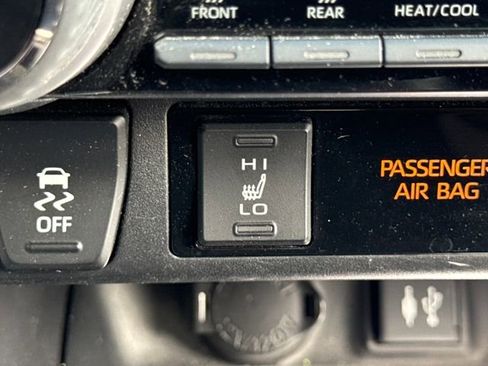 Used 2019 Toyota RAV4 XSE w/ Carpet Mat Package image 33