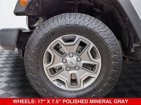 Used 2015 Jeep Wrangler Unlimited Rubicon w/ Connectivity Group AWD/4WD image 10