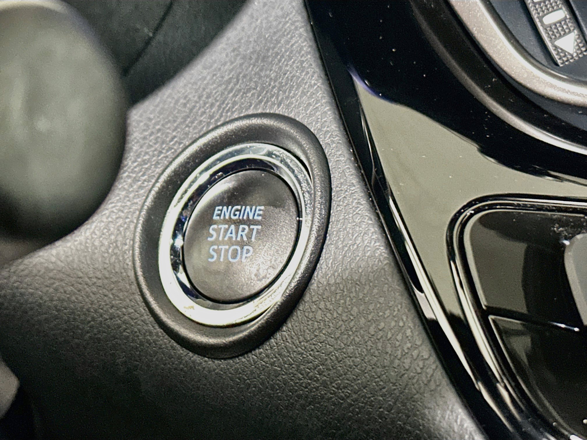 Used 2022 Toyota C-HR XLE FWD image 20