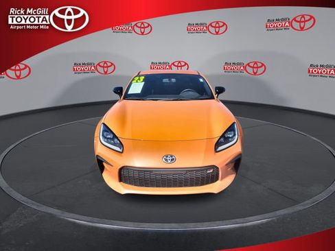 Used 2023 Toyota GR86 10th Anniversary SE RWD image 3