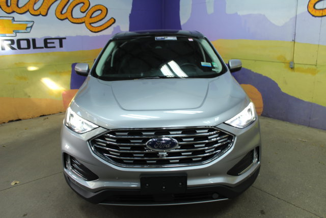 Used 2022 Ford Edge Titanium w/ Equipment Group 301A AWD/4WD image 3