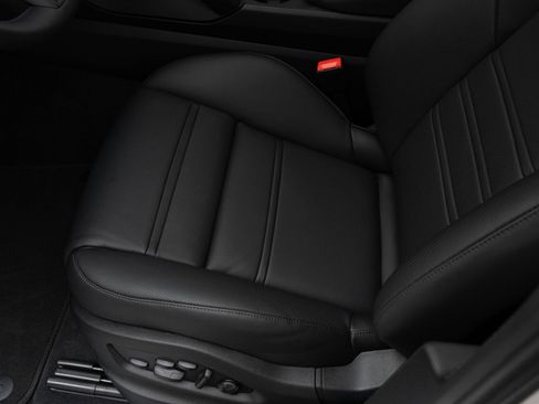 New 2025 Porsche Cayenne image 16