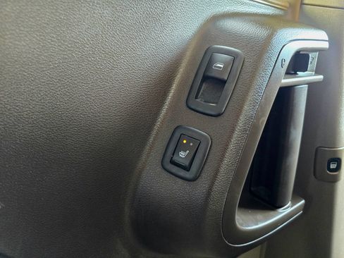 Used 2014 Chrysler Town & Country Touring-L w/ Driver Convenience Group FWD image 48