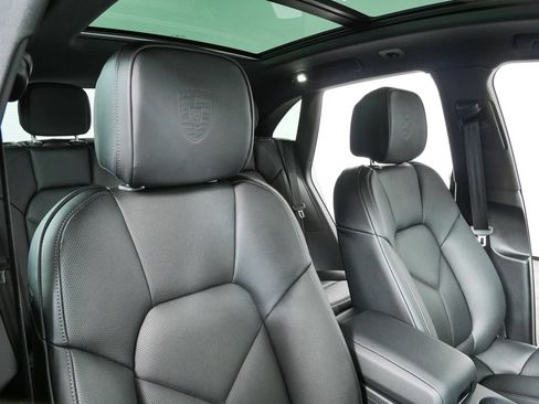New 2026 Porsche Macan Turbo AWD/4WD image 25