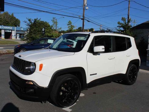 Used 2018 Jeep Renegade Altitude image 1