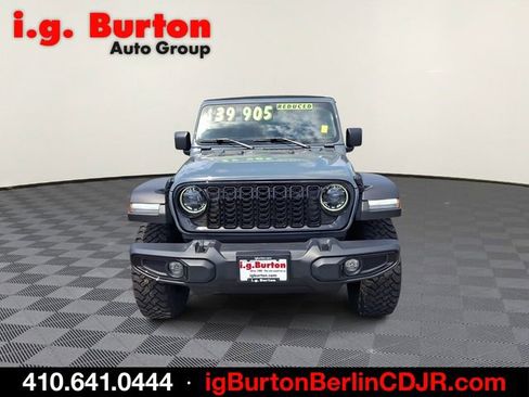 Used 2024 Jeep Wrangler Unlimited Sport AWD/4WD image 2