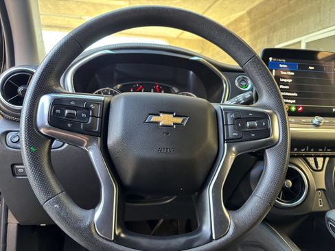 Used 2025 Chevrolet Blazer LT FWD image 28