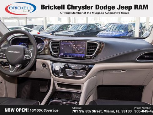 Used 2022 Chrysler Pacifica Limited image 19