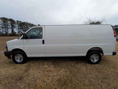 New 2025 Chevrolet Express 3500 Extended w/ Driver Convenience Package image 7