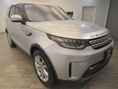 Used 2017 Land Rover Discovery HSE image 7