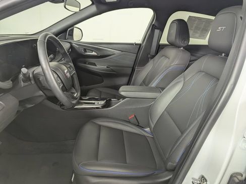 Used 2024 Buick Envista Sport Touring w/ Convenience II Package FWD image 15