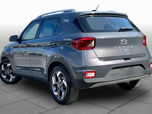 Used 2025 Hyundai Venue SEL FWD image 12