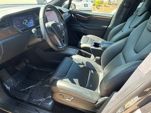 Used 2019 Tesla Model X Long Range image 16