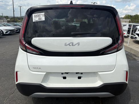 Used 2025 Kia Soul LX FWD image 7