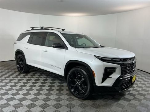 Used 2025 Chevrolet Traverse RS AWD/4WD image 3