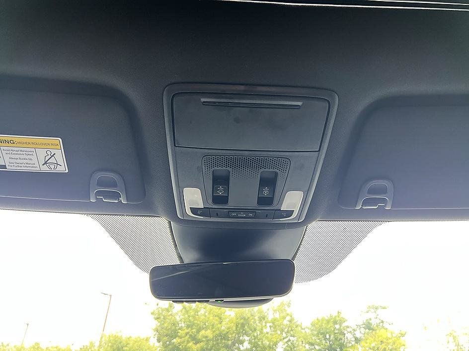 Used 2025 Honda Pilot Black Edition image 29