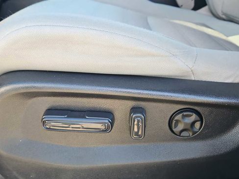 Used 2017 Honda CR-V EX image 14