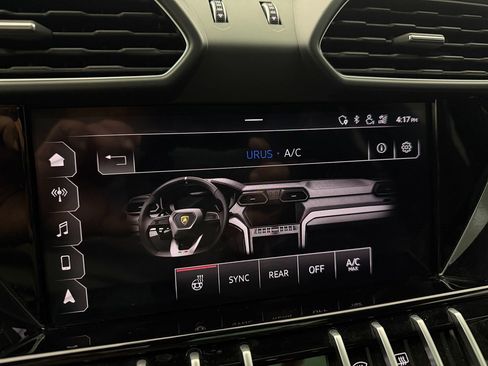 Used 2021 Lamborghini Urus image 45