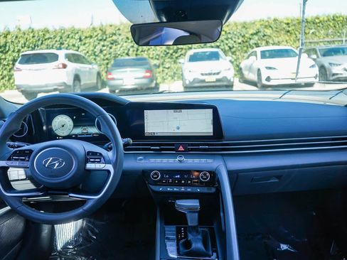 New 2023 Hyundai Elantra SEL w/ Convenience Package image 12