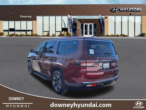 Used 2024 Jeep Wagoneer Series III AWD/4WD image 5