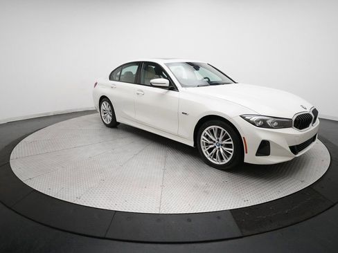 Used 2023 BMW 330e xDrive w/ Driving Assistance Package AWD/4WD image 13