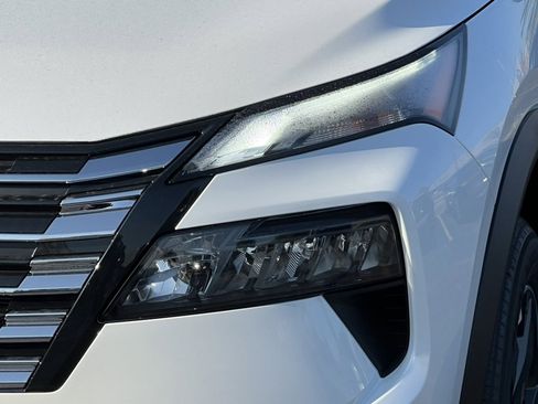 Certified 2026 Nissan Rogue SV image 34