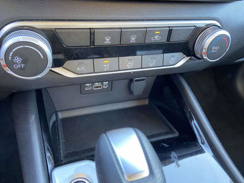 Used 2024 Nissan Altima 2.5 SV image 10