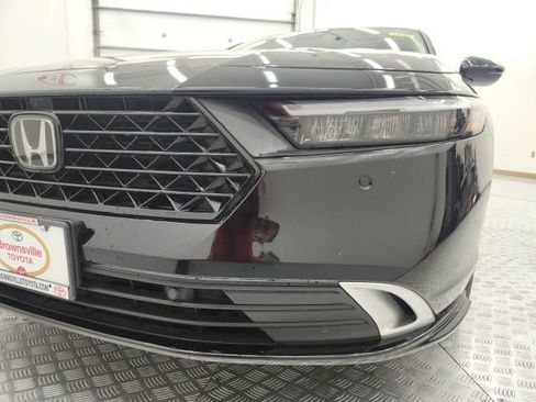 Used 2024 Honda Accord Touring image 11