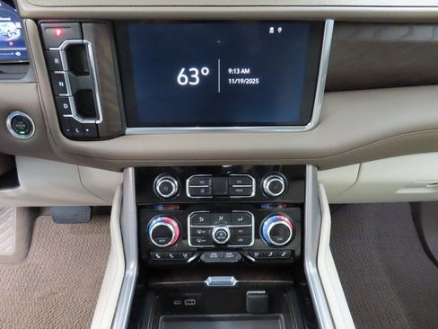 Used 2024 GMC Yukon Denali image 14