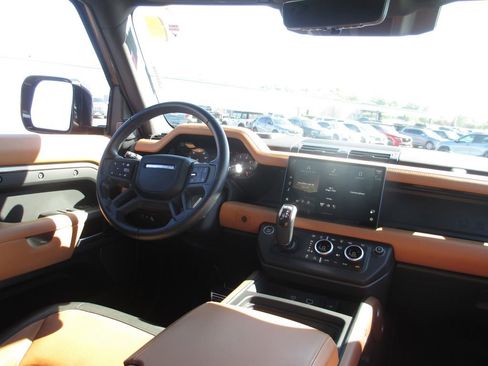 Used 2024 Land Rover Defender 110 X AWD/4WD image 28
