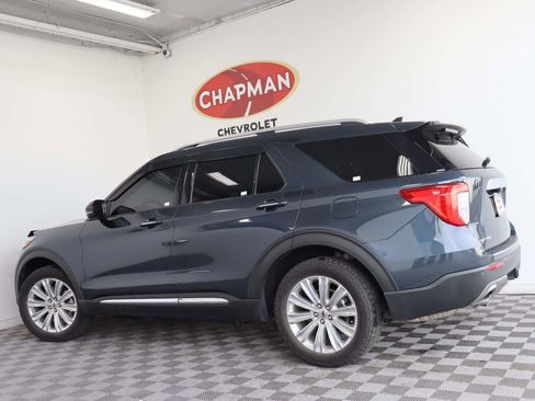 Used 2022 Ford Explorer Limited w/ Equipment Group 301A AWD/4WD image 3