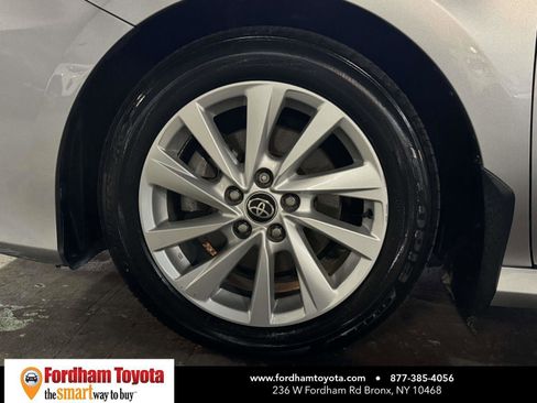 Used 2022 Toyota Camry LE image 9