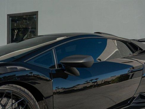 Used 2021 Lamborghini Huracan STO image 27