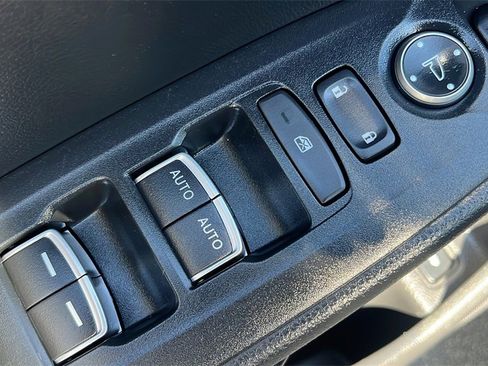 Used 2018 Honda Accord Touring image 12