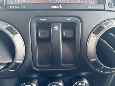 Used 2013 Jeep Wrangler Sahara image 30