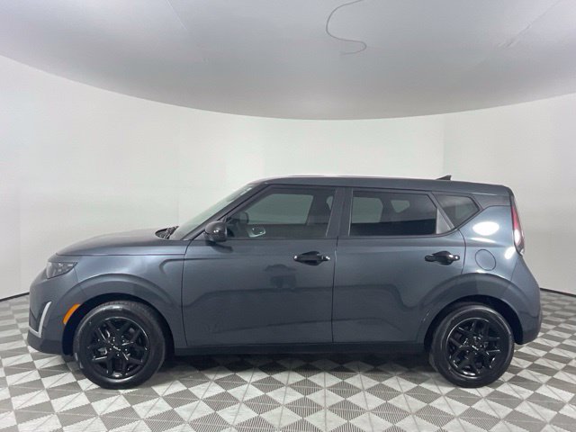 Used 2025 Kia Soul LX w/ LX Technology Package FWD image 8