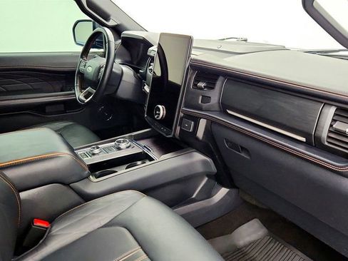 Used 2023 Ford Expedition Platinum image 26