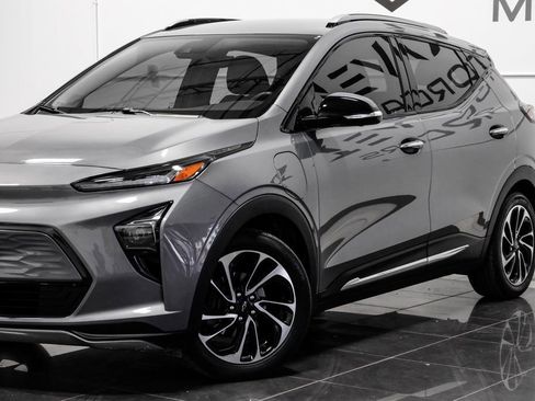 Used 2023 Chevrolet Bolt EUV Premier image 11