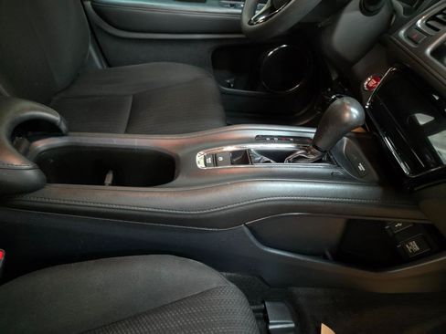 Used 2018 Honda HR-V EX image 24