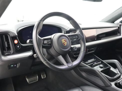 Used 2024 Porsche Cayenne Coupe w/ Premium Package Plus AWD/4WD image 16