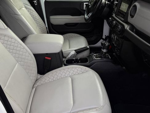 Used 2021 Jeep Wrangler Unlimited Sahara AWD/4WD image 44