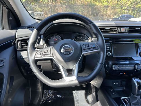 Used 2021 Nissan Rogue Sport SL w/ Premium Package image 10