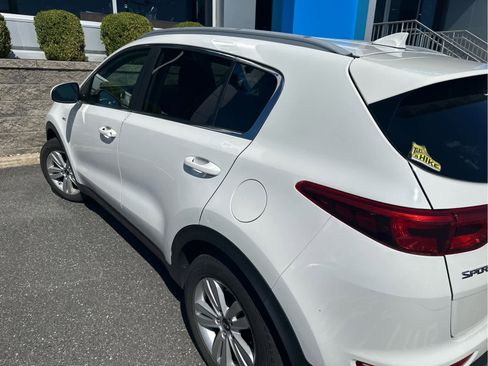 Used 2018 Kia Sportage LX w/ LX Popular Package image 4