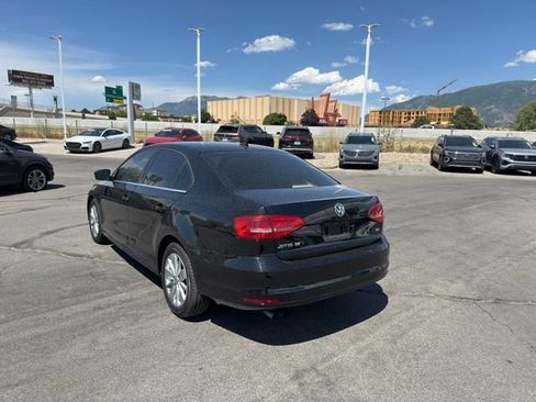 Used 2015 Volkswagen Jetta SE FWD image 4