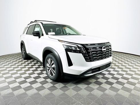 New 2026 Nissan Pathfinder SL AWD/4WD image 3