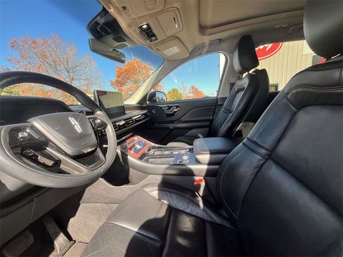 Used 2023 Lincoln Aviator Reserve image 10