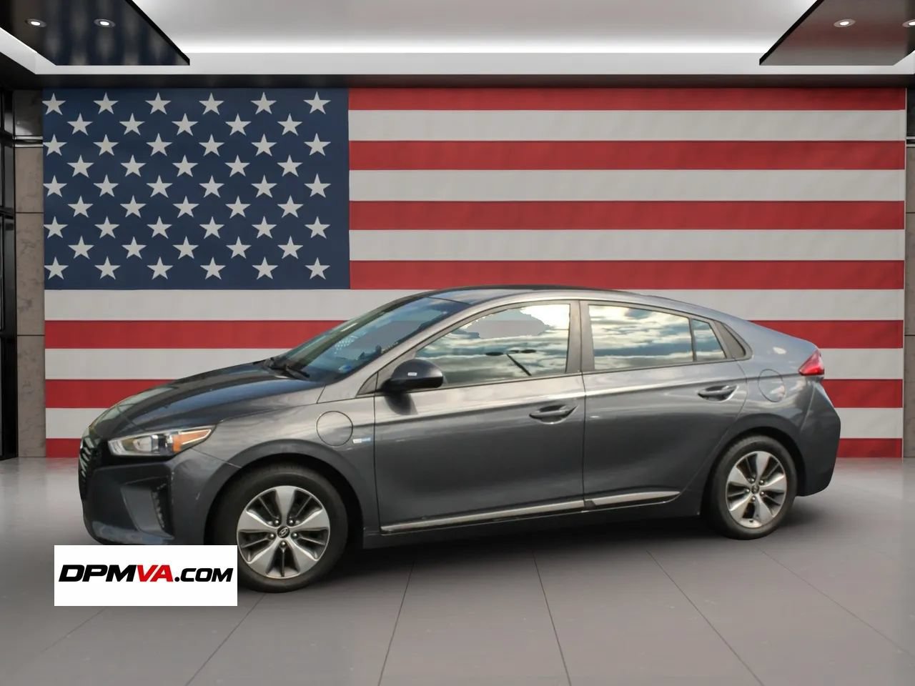 Used 2018 Hyundai Ioniq Plug-In Hybrid FWD image 2