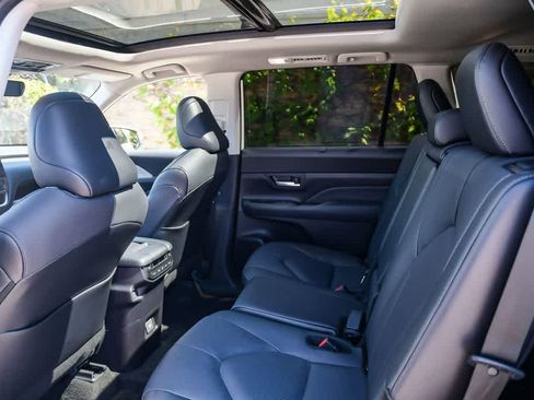 Used 2026 Toyota Grand Highlander FWD image 18