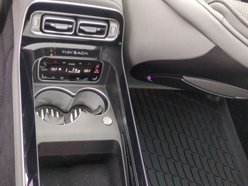 Used 2025 Mercedes-Benz Maybach S 580 4MATIC image 25